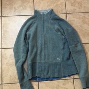 Mountain hardware zip up jacket